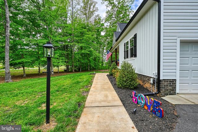 632 NOAHS LANDING DR, Bumpass, VA 23024