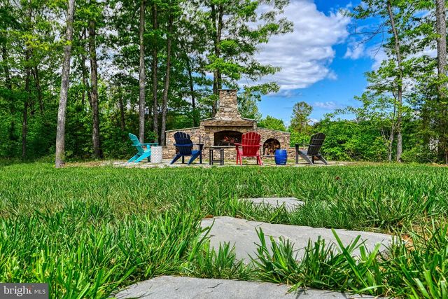 632 NOAHS LANDING DR, Bumpass, VA 23024