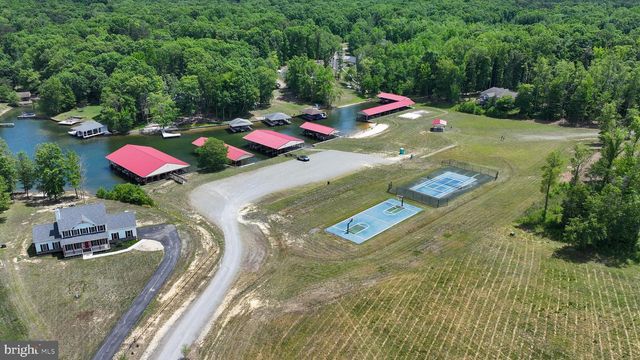 632 NOAHS LANDING DR, Bumpass, VA 23024