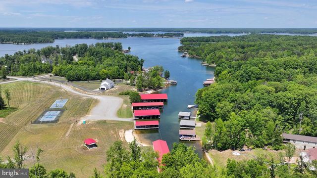 632 NOAHS LANDING DR, Bumpass, VA 23024