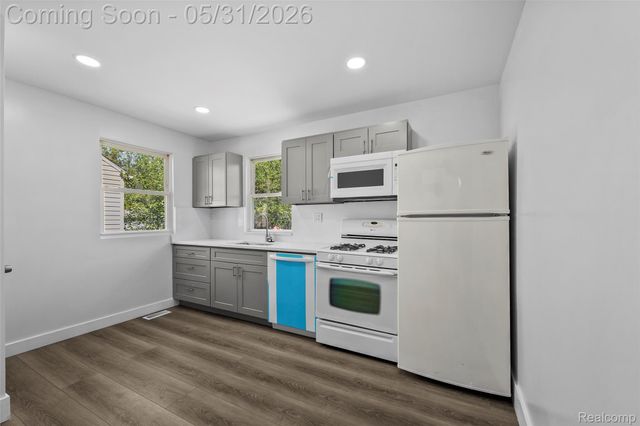 654 Ford Boulevard, Lincoln Park, MI 48146