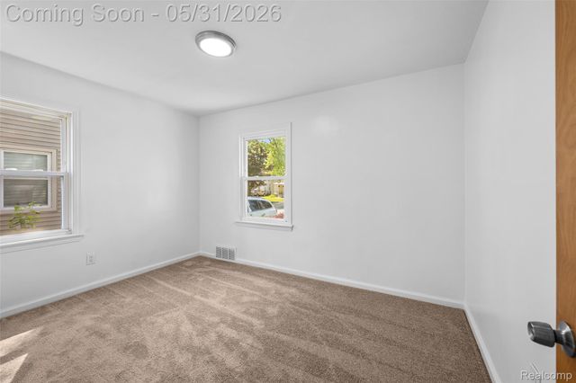 654 Ford Boulevard, Lincoln Park, MI 48146