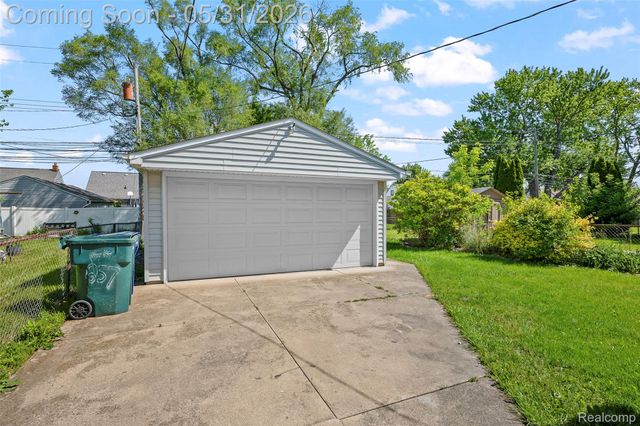 654 Ford Boulevard, Lincoln Park, MI 48146