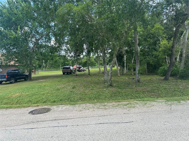 2523 Timber Drive, Dickinson, TX 77539