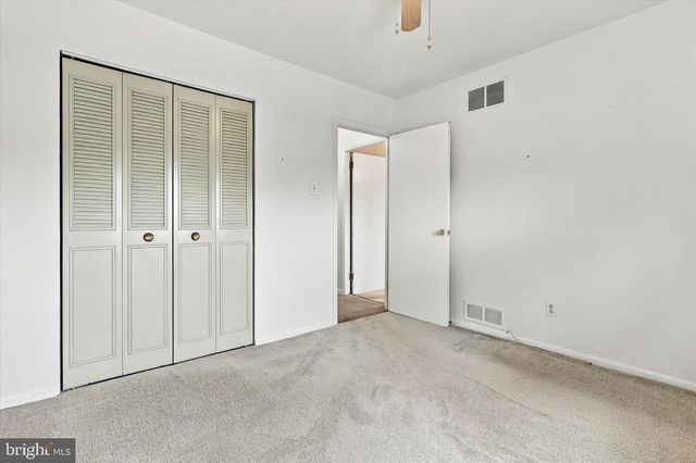 1701 N GRAVERS RD, Plymouth Meeting, PA 19462