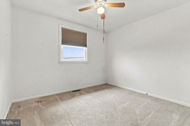 1701 N GRAVERS RD, Plymouth Meeting, PA 19462