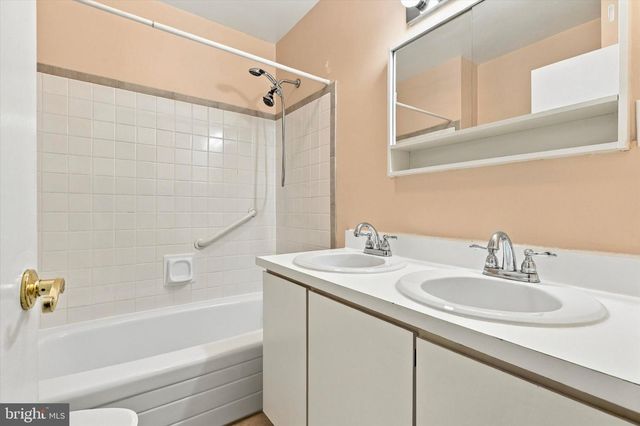 1701 N GRAVERS RD, Plymouth Meeting, PA 19462