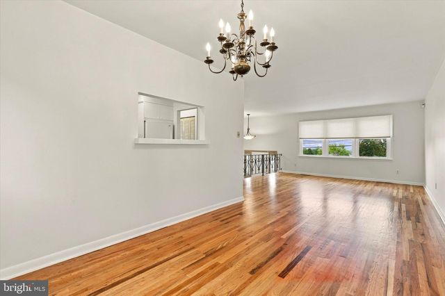 1701 N GRAVERS RD, Plymouth Meeting, PA 19462