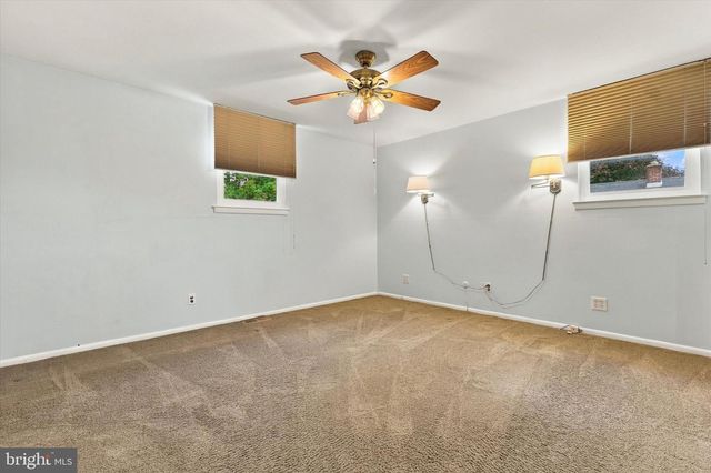 1701 N GRAVERS RD, Plymouth Meeting, PA 19462