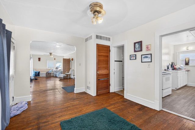 232 W 8TH AVENUE, Oshkosh, WI 54902