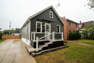 1207 S 91st STREET, West Allis, WI 53214