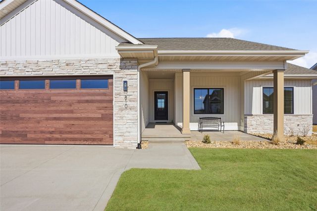 810 Yorkshire Street, North Liberty, IA 52317