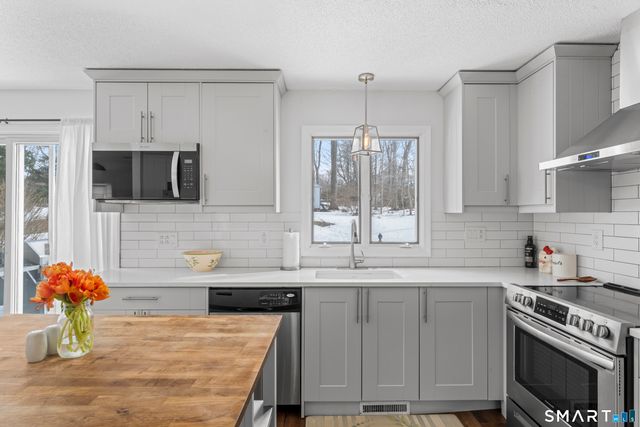 195 Mill Street, Shelton, CT 06484