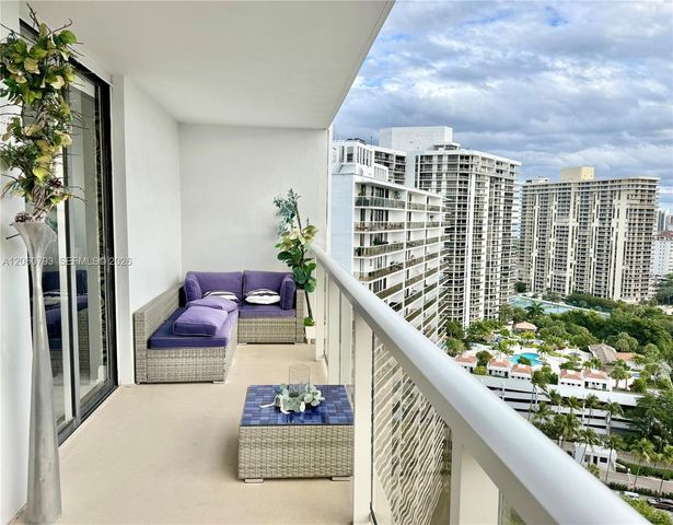 3701 N Country Club Dr 2205, Aventura, FL 33180