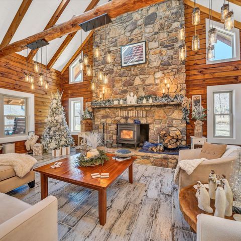 1504 Hutchison RD, Newport, VA 24128