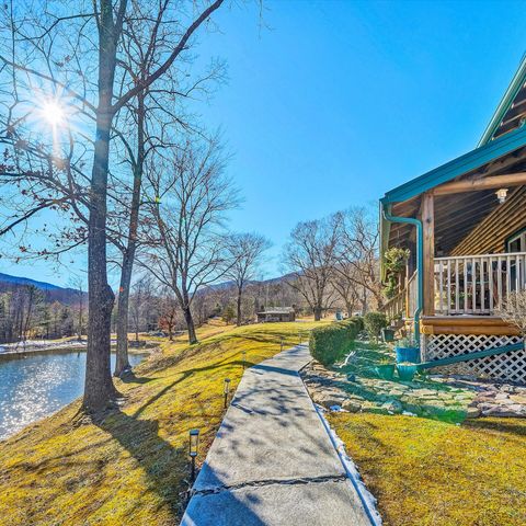 1504 Hutchison RD, Newport, VA 24128