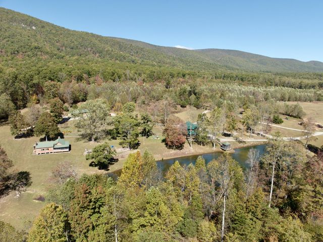 1504 Hutchison RD, Newport, VA 24128