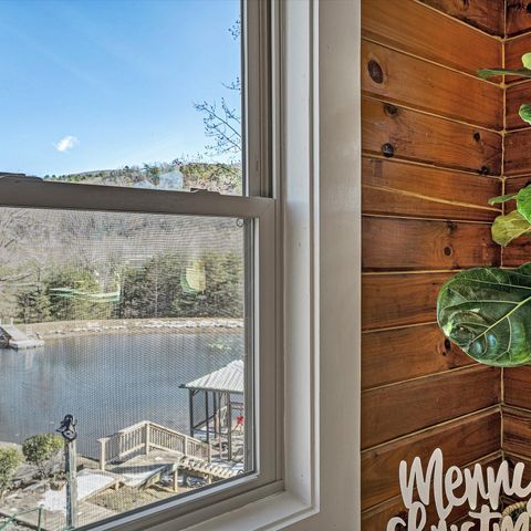 1504 Hutchison RD, Newport, VA 24128