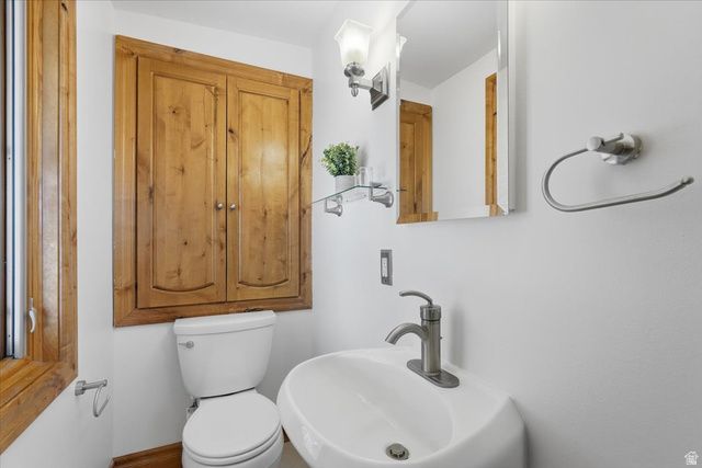 3471 E OLYMPUS DR, Millcreek, UT 84124