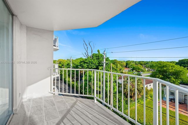 16740 NE 9th Avenue 405, North Miami Beach, FL 33162