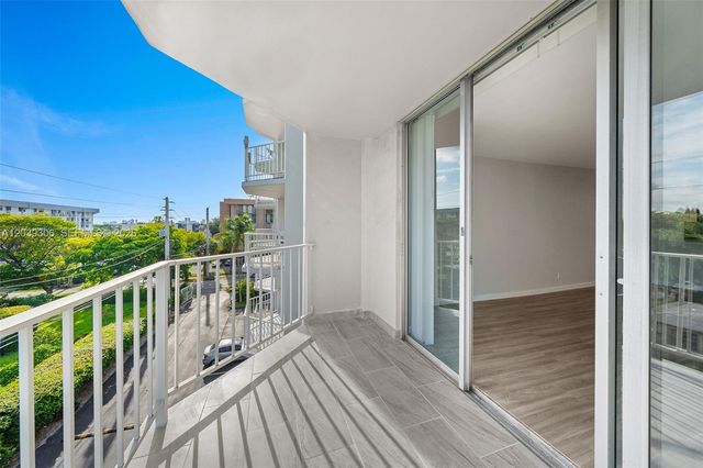 16740 NE 9th Avenue 405, North Miami Beach, FL 33162