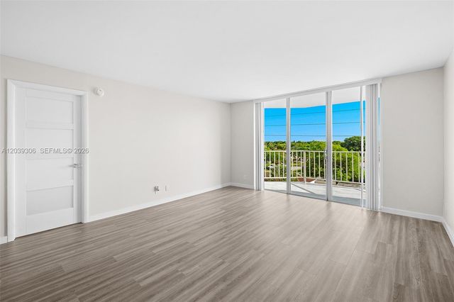 16740 NE 9th Avenue 405, North Miami Beach, FL 33162
