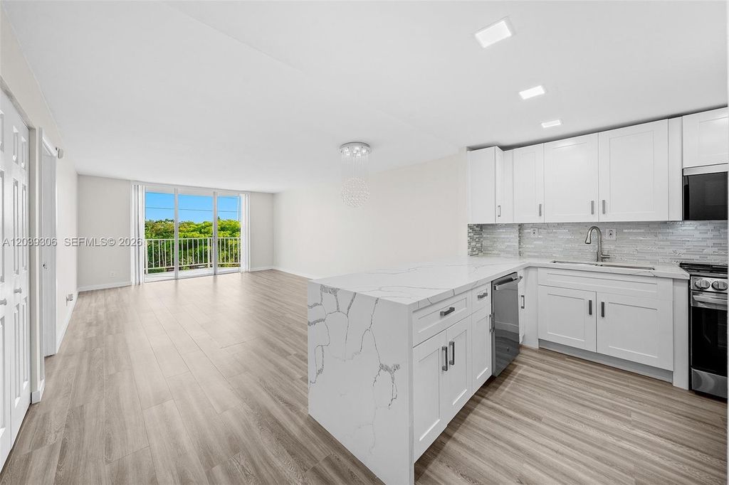 16740 NE 9th Avenue 405, North Miami Beach, FL 33162