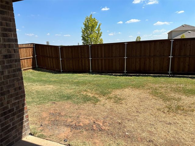 2568 Russell Street, Crandall, TX 75114