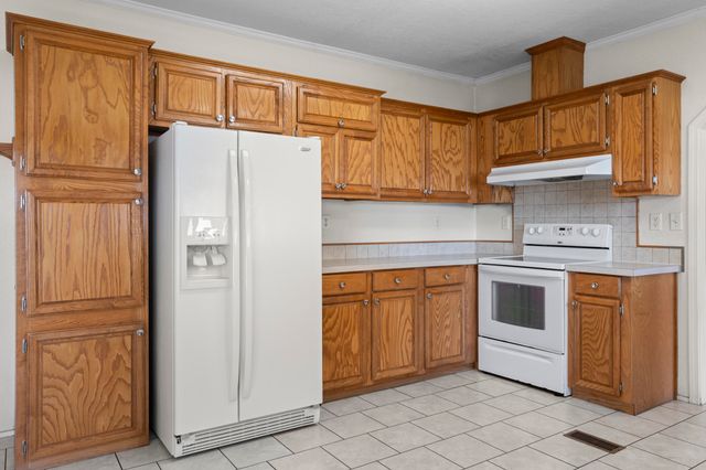 25221 S 603 Road, Grove, OK 74344
