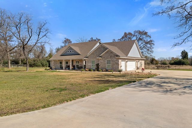 9066 King Oaks Drive, Iola, TX 77861