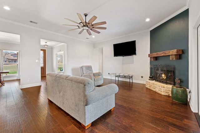 9066 King Oaks Drive, Iola, TX 77861