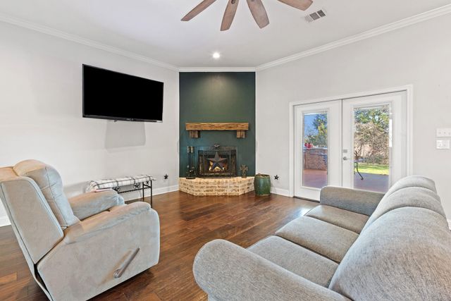 9066 King Oaks Drive, Iola, TX 77861