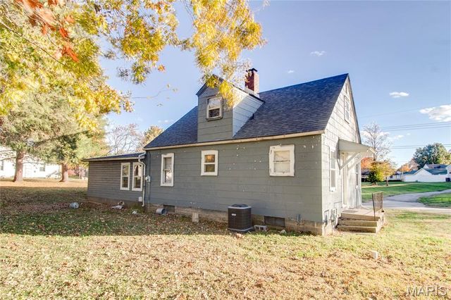 105 Hollow Avenue, Jerseyville, IL 62052