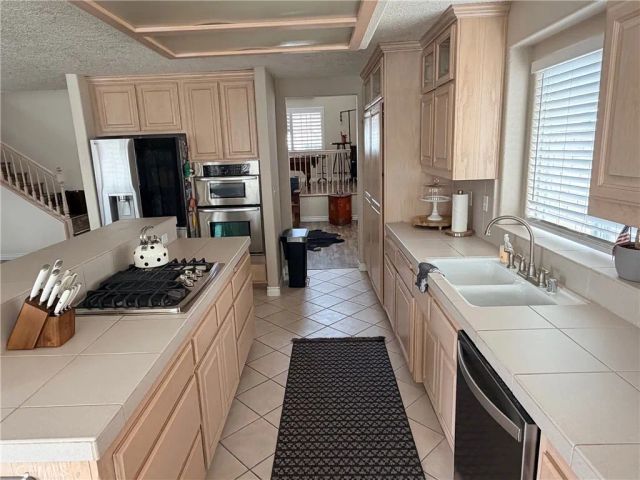 18285 Harbor Drive, Victorville, CA 92395