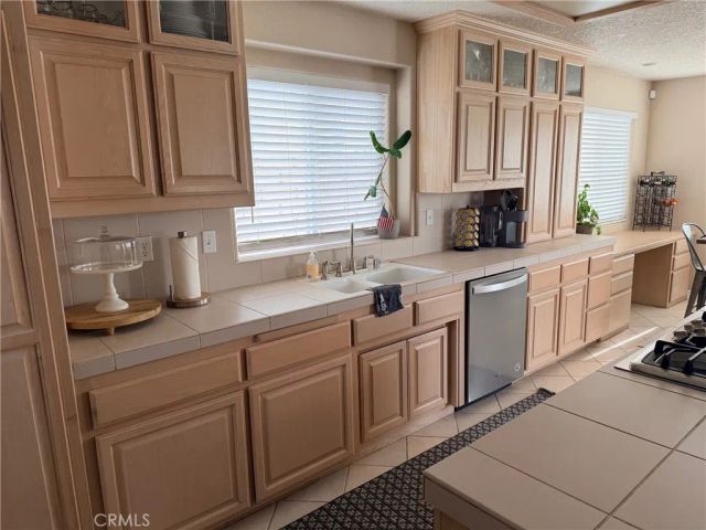 18285 Harbor Drive, Victorville, CA 92395