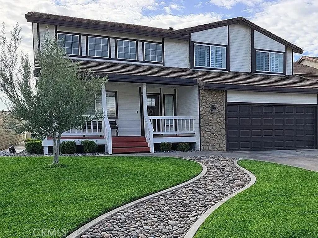 18285 Harbor Drive, Victorville, CA 92395