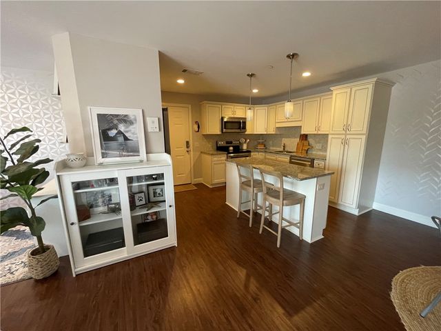 60 Saw Mill Drive 303, North Kingstown, RI 02852