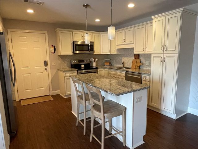 60 Saw Mill Drive 303, North Kingstown, RI 02852