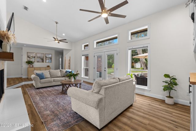 4002 RETFORD Drive, Jacksonville, FL 32225