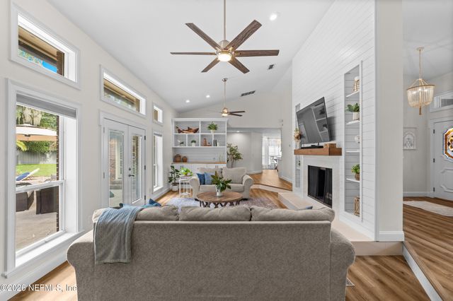 4002 RETFORD Drive, Jacksonville, FL 32225