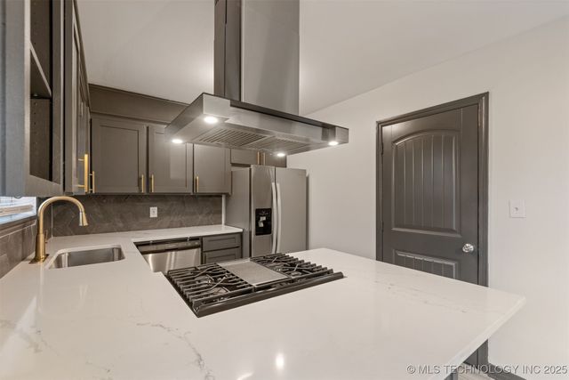 9118 E 47th Street, Tulsa, OK 74145