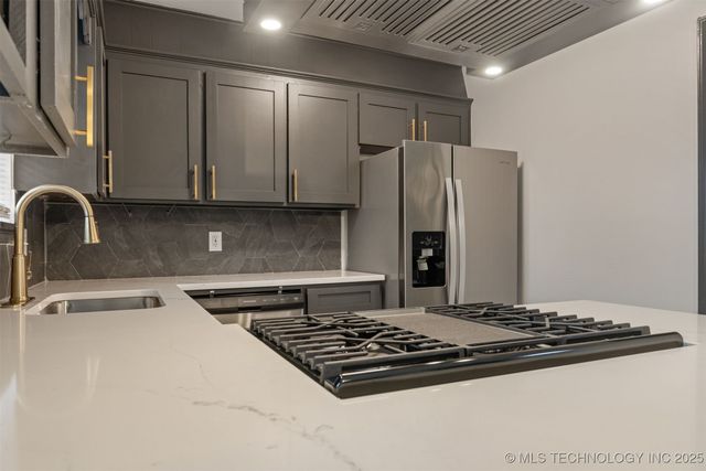 9118 E 47th Street, Tulsa, OK 74145