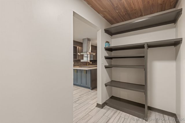 9118 E 47th Street, Tulsa, OK 74145