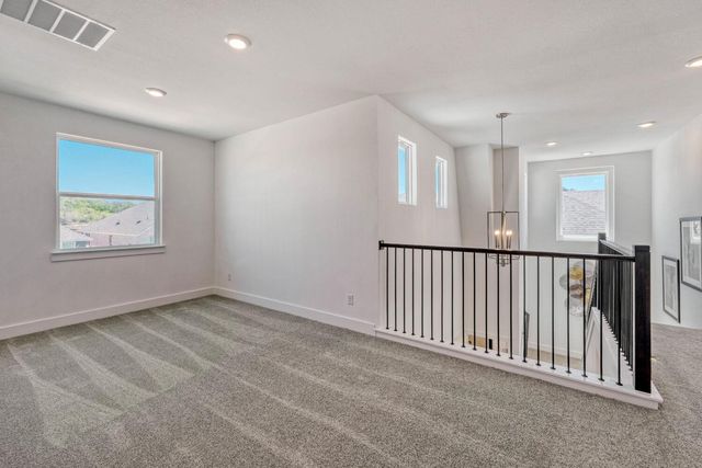 141 Sincere DR, Kyle, TX 78640