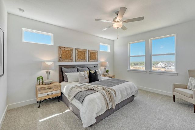 141 Sincere DR, Kyle, TX 78640