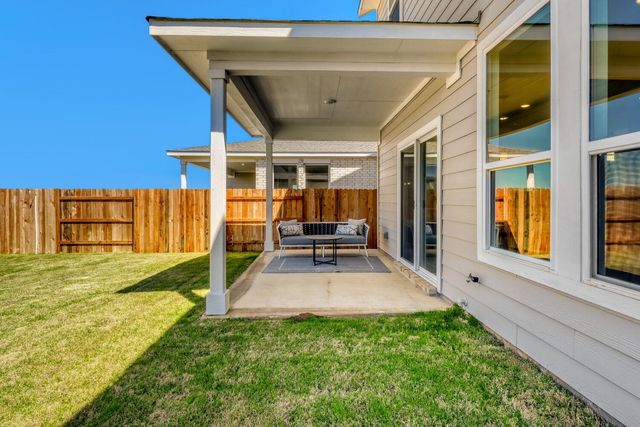 141 Sincere DR, Kyle, TX 78640
