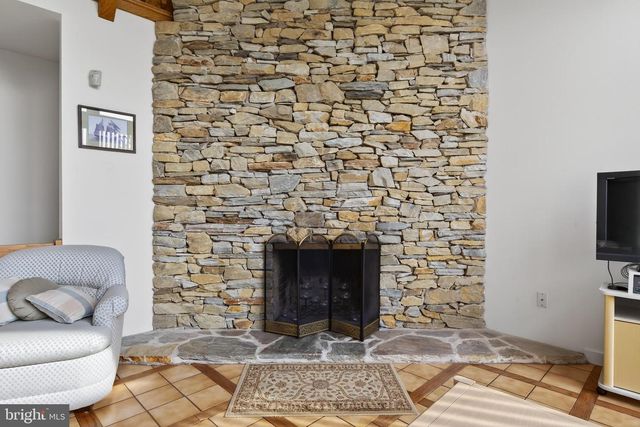 1049 SIGNAL HILL LANE LN, Lancaster, PA 17601