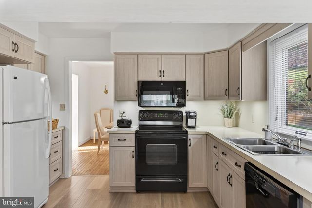 1049 SIGNAL HILL LANE LN, Lancaster, PA 17601