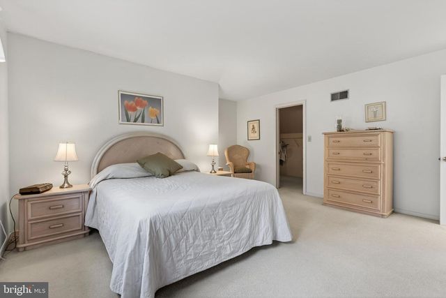 1049 SIGNAL HILL LANE LN, Lancaster, PA 17601