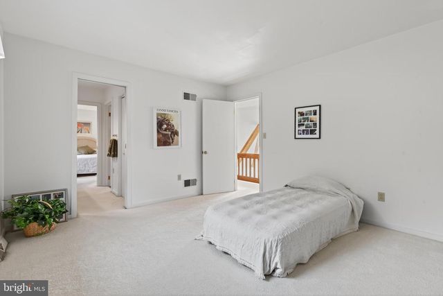 1049 SIGNAL HILL LANE LN, Lancaster, PA 17601